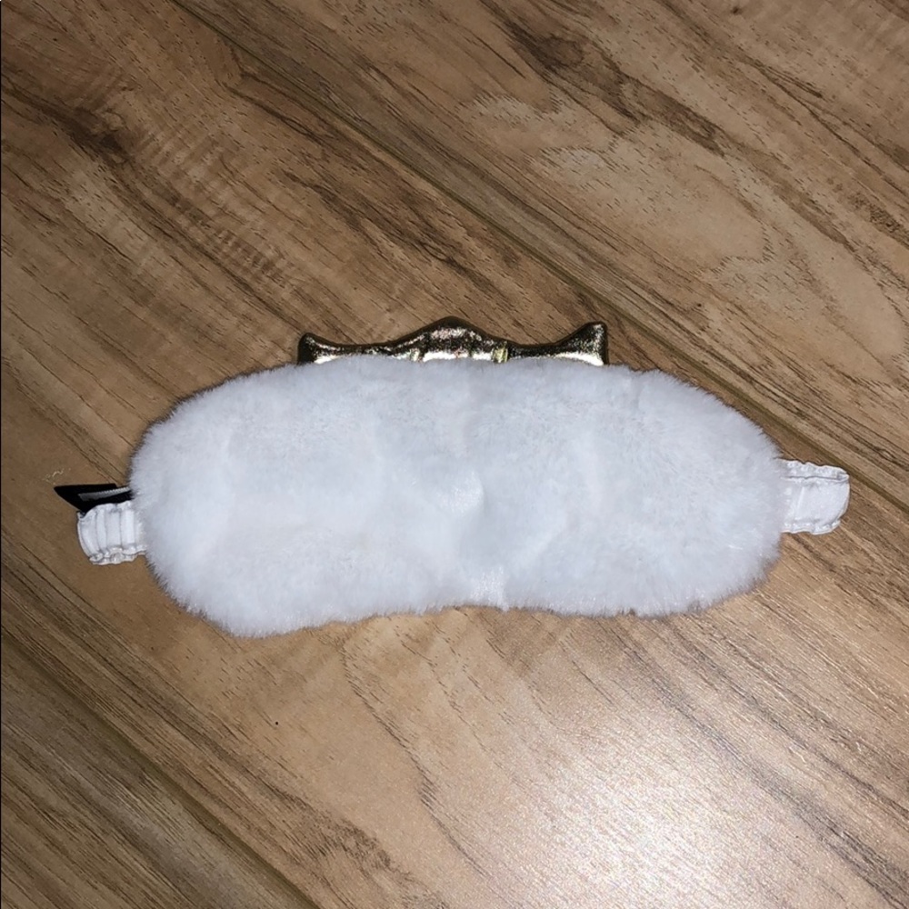 Sleeping mask